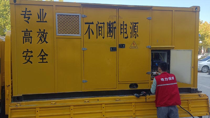 旌阳柴油发电机组和UPS电源配合使用时，如何避免切换过程中的电力中断？